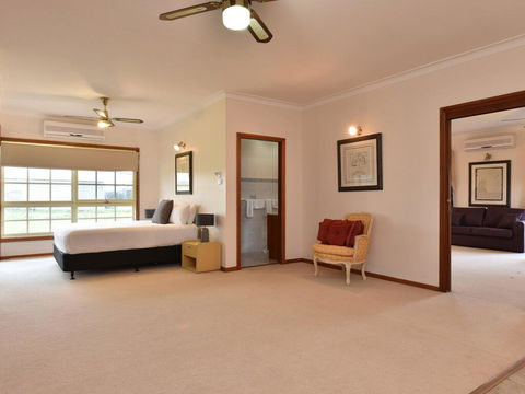 Wine Country Homestead 1br Studio - Whitsundays Accommodation 0