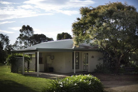 Woongara Cottage - Pet Friendly Country Retreat - Whitsundays Accommodation 1