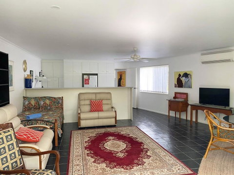 Woorim Secluded Palms Villa - Whitsundays Accommodation 1