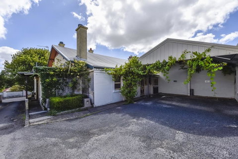 Wyatt Guest House - Whitsundays Accommodation 1