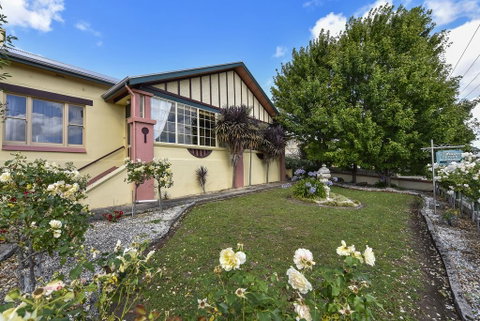 Wyatt Guest House - Whitsundays Accommodation 0
