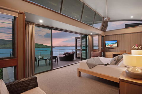 Yacht Club Villa 33 - Serenity - 4 Bedroom 4 Bathroom House Ocean Views 2 Buggies - Whitsundays Accommodation 0