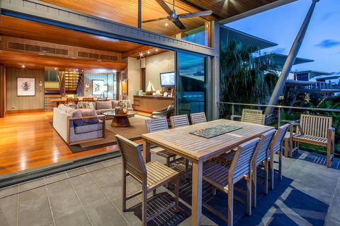 Yacht Club Villa - Whitsundays Accommodation 2