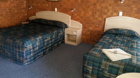 Yambil Inn - Whitsundays Accommodation 1