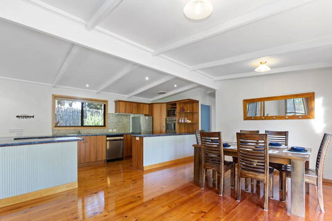 YARRABEE - The Perfect Getaway! - Whitsundays Accommodation 1