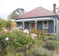 Yarram Cottage Art and Accommodation - Whitsundays Accommodation