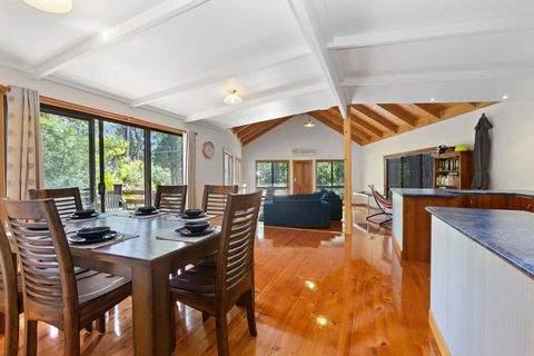YARRABEE - The Perfect Getaway! - Whitsundays Accommodation 0