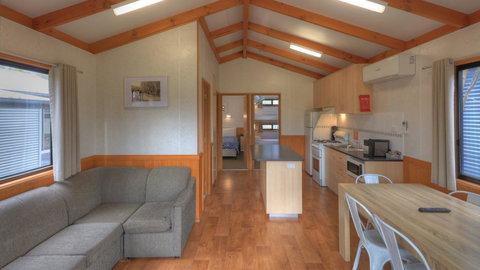Yea Riverside Caravan Park - Whitsundays Accommodation 2