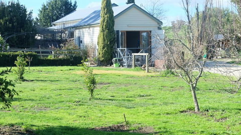 Yea Wood Duck Cabin - Whitsundays Accommodation 3