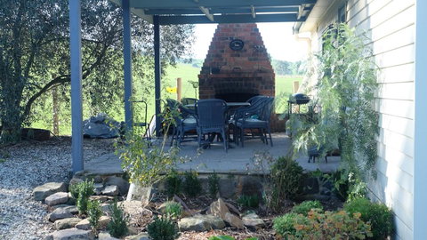 Yea Wood Duck Cottage - Whitsundays Accommodation 0