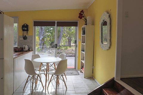 Yellow Cottage - Bush And Beach - Whitsundays Accommodation 2