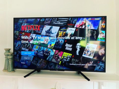 Yellow Door House Adelong - Whitsundays Accommodation 0