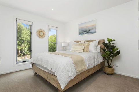 YOU, ME AND THE SEA - BLAIRGOWRIE - Whitsundays Accommodation 3