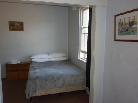 Young Budget Accommodation - Whitsundays Accommodation 0