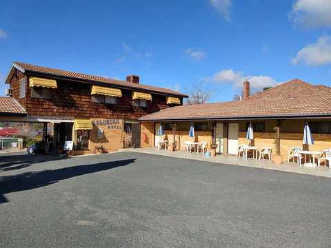 Young Goldrush Motel - Whitsundays Accommodation 1