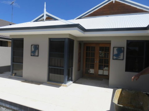Yunderup Canal Getaway - Whitsundays Accommodation 1