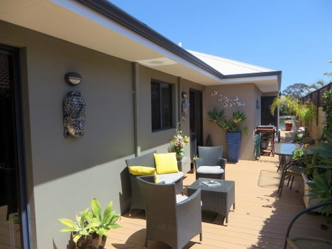 Yunderup Canal Getaway - Whitsundays Accommodation 0