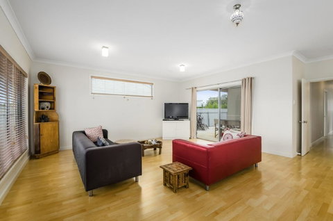 Zaahira House - Whitsundays Accommodation 2