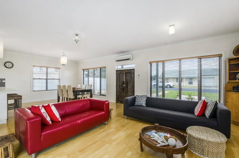Zaahira House - Whitsundays Accommodation 1