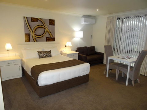 Zig Zag Motel - Whitsundays Accommodation 0