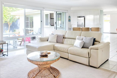 Relax At Bokarina Beach House Walk To Beach Relax By The Pool - Whitsundays Accommodation 0