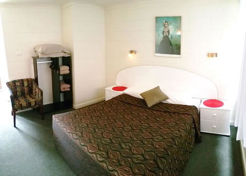 A&A Lodge Motel - Whitsundays Accommodation 4