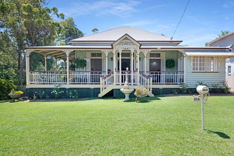 A Charming Queenslander - Whitsundays Accommodation 0