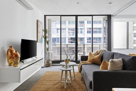 A Chic 2BR Apt Near Southern Cross, With Secure Parking - Whitsundays Accommodation 0