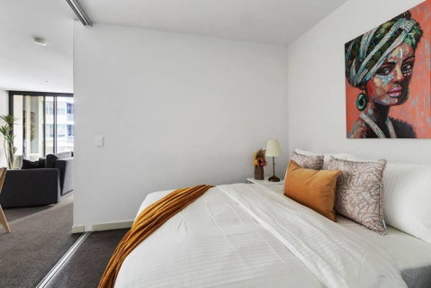 A Chic 2BR Apt Near Southern Cross, With Secure Parking - Whitsundays Accommodation 2