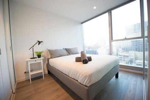 A Chic 2BR CBD Apartment Near Southern Cross - Whitsundays Accommodation 4