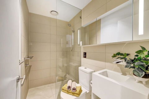 A Comfy 2BR Apt Near Crown & Southern Cross - Whitsundays Accommodation 2