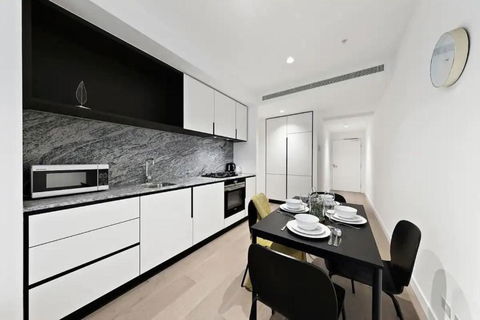 A Comfy Apt Next To Southern Cross FREE Parking - Whitsundays Accommodation 1