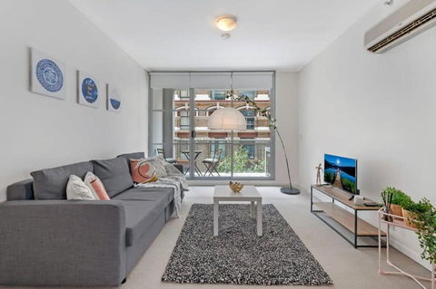 A Comfy & Modern Studio Near Darling Harbour - Whitsundays Accommodation 0