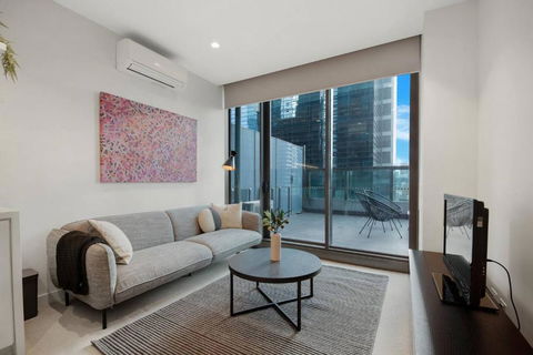 A Cosmopolitan Hub In CBD Centre - Whitsundays Accommodation 1