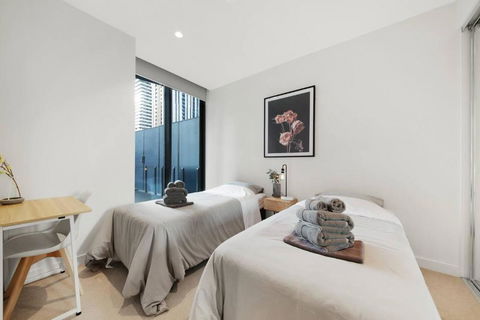 A Cosmopolitan Hub In CBD Centre - Whitsundays Accommodation 3