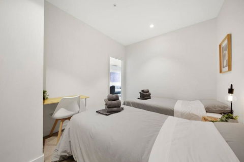 A Cosmopolitan Hub In CBD Centre - Whitsundays Accommodation 4