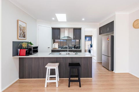 A Cosy 5Beds House In The Clyde - Whitsundays Accommodation 0