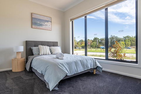 A Cosy 5Beds House In The Clyde - Whitsundays Accommodation 3