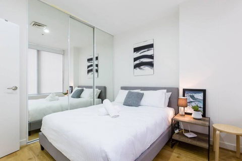A Coveted Collins Street Pad With Parking - Whitsundays Accommodation 4