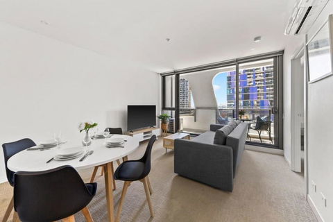 A Cozy 2BR Apt Next To Queen Victoria Market & Melbourne Central With City Views - Whitsundays Accommodation 4