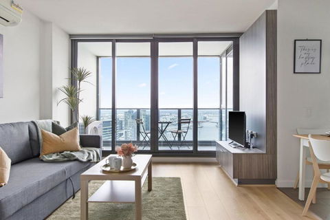 A Cozy 2BR Apt With Harbour Views FREE Parking - Whitsundays Accommodation 2