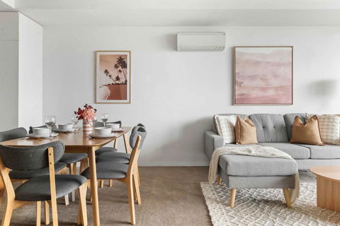 A Cozy 2BR Home Next To The Yarra River - Whitsundays Accommodation 1