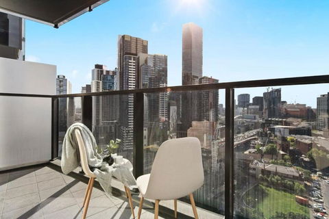 A Cozy Apt With City Views Near Crown Casino - Whitsundays Accommodation 0