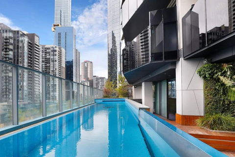 A Cozy Apt With City Views Near Crown Casino - Whitsundays Accommodation 4