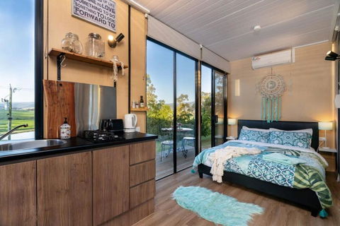 A Dam Good View By Tiny Away - Whitsundays Accommodation 4
