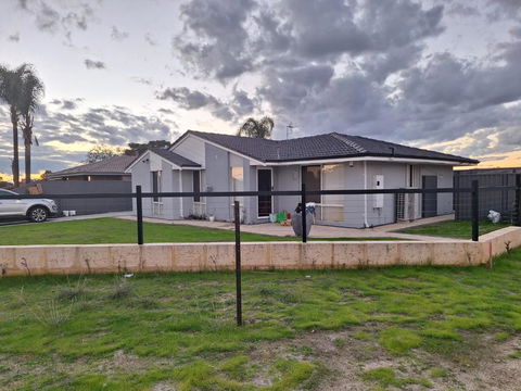A Haven In Gosnells - Whitsundays Accommodation 0