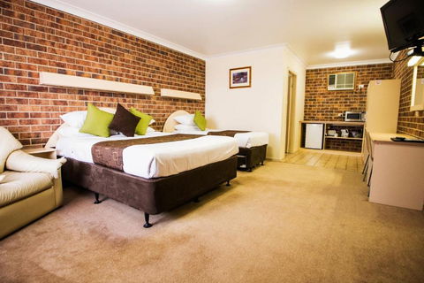 A Line Motel - Whitsundays Accommodation 1