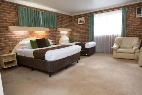 A Line Motel - Whitsundays Accommodation 2