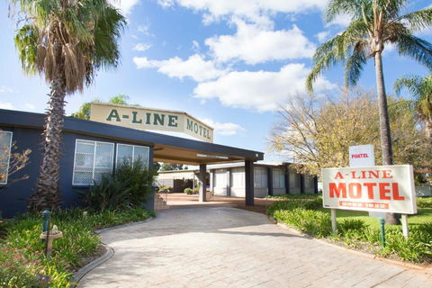 A Line Motel - Whitsundays Accommodation 0