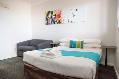 A Line Motel - Whitsundays Accommodation 4